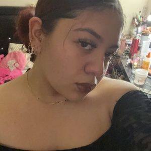 Meet your Posher, Dayana